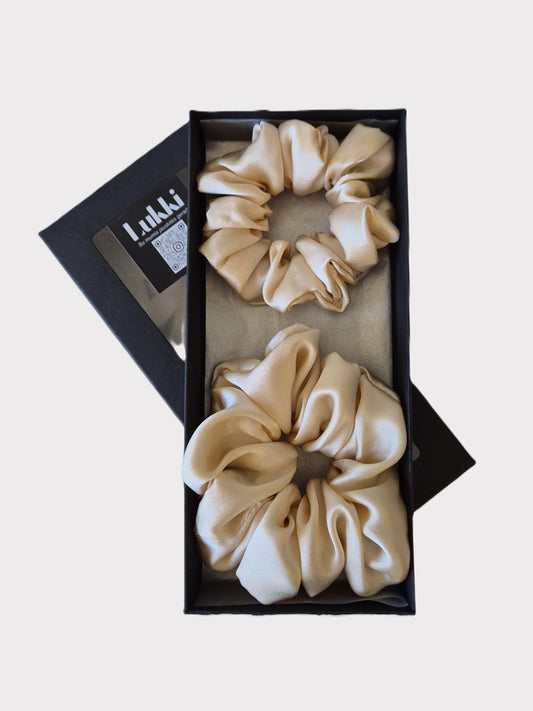 SMĖLINĖ atlasinio šilko plaukų gumytė